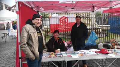 Betriebsräte am Stand der IG BAU